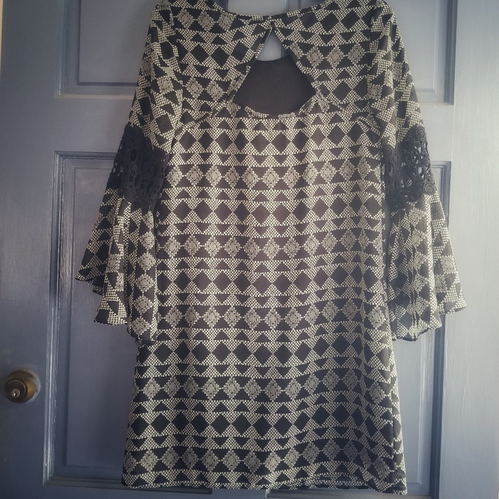 Dress - Picture 2 of 4